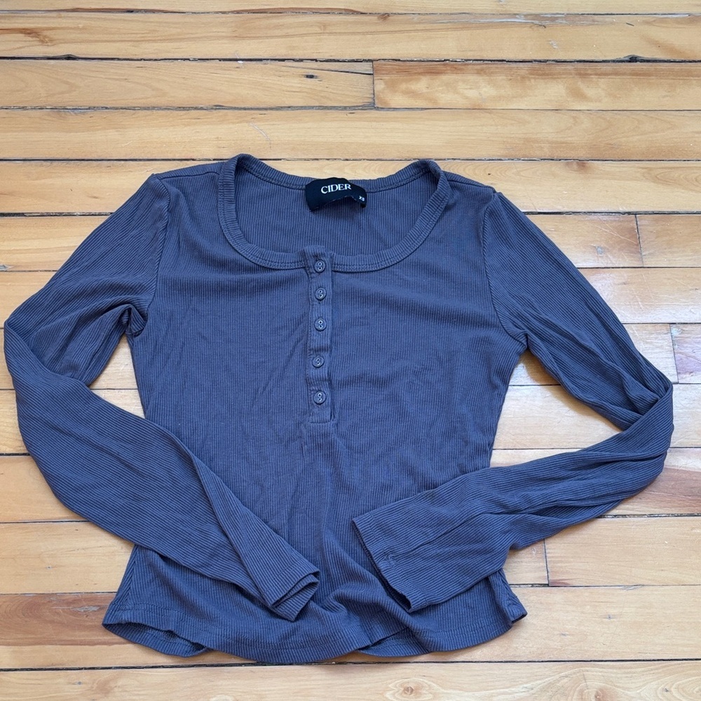 🎉4/30$🎉 Cider Charcoal Long Sleeve Henley Top